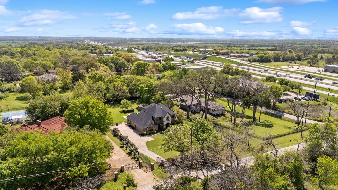 Acreage · DFW