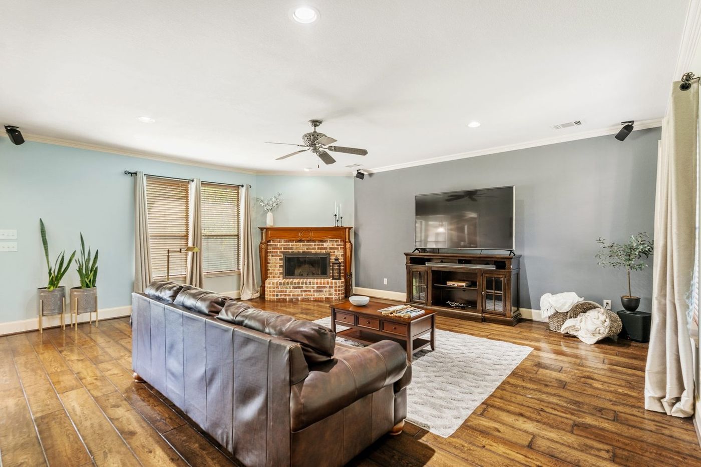 Great Room · DFW